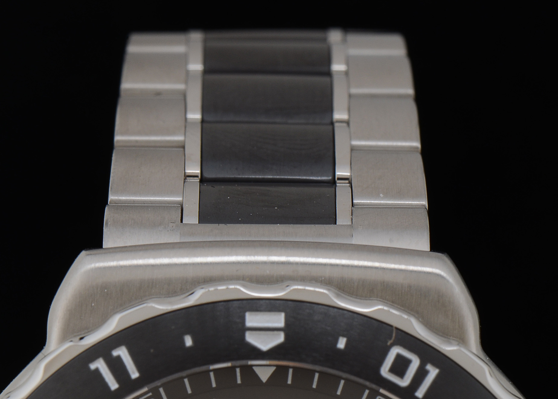 Tag Heuer Formula 1 Alarm Chronograph Ceramic WAU111C Quartz