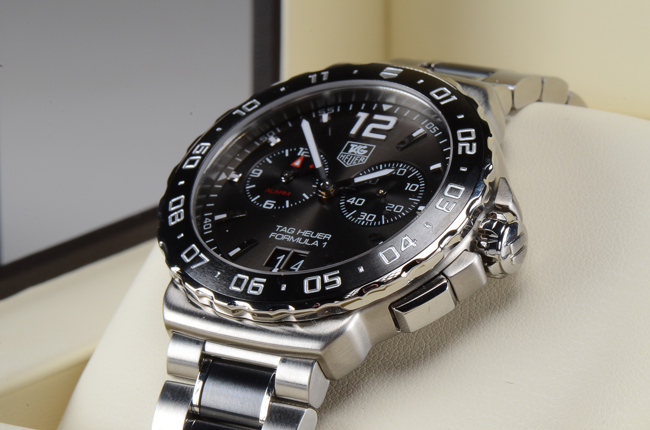 Tag Heuer Formula 1 Alarm Chronograph Ceramic WAU111C Quartz