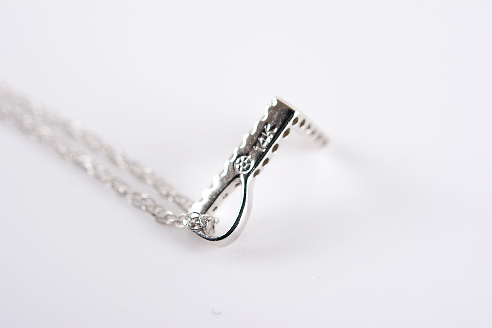 14K White Gold "L" Pendant Necklace