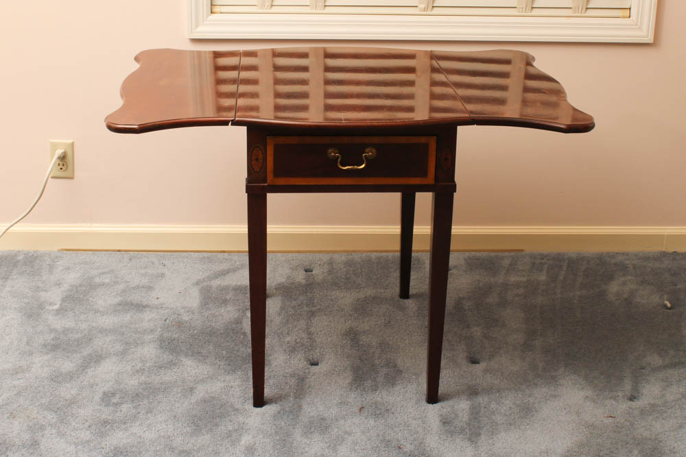 Thomasville Drop Leaf Mahogany Table