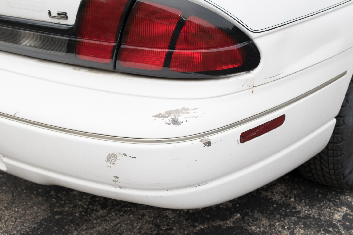 1995 White Chevrolet Lumina LS