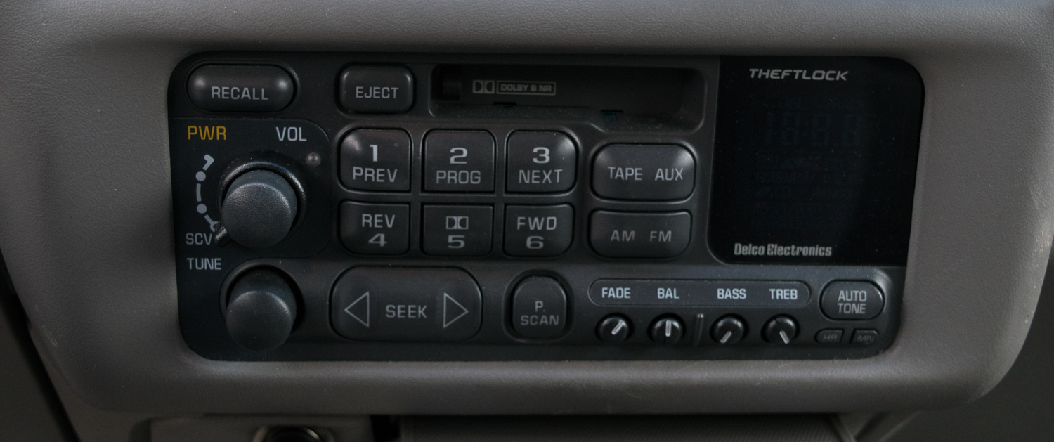 1995 White Chevrolet Lumina LS