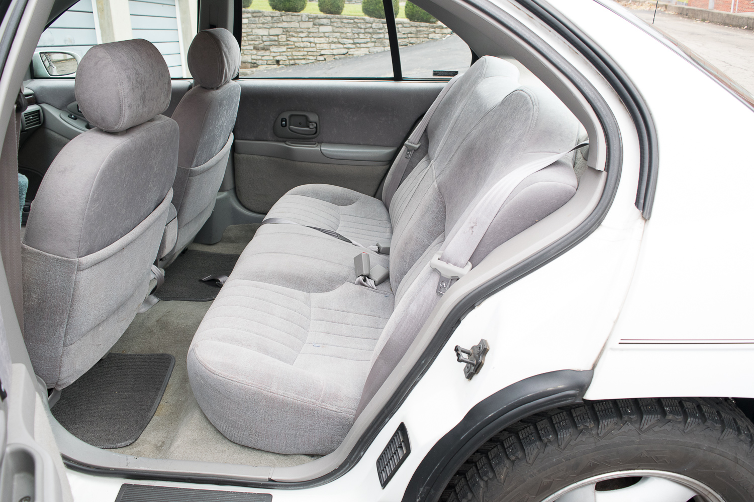 1995 White Chevrolet Lumina LS