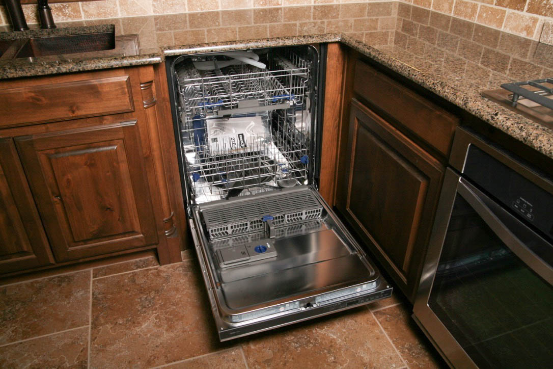 Whirlpool Gold Series Built In Dishwasher