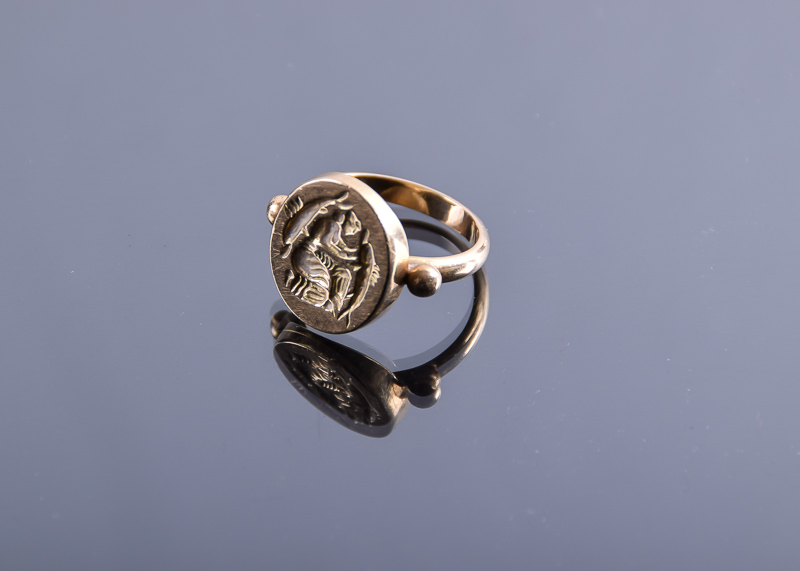 18K Gold Stamp Ring