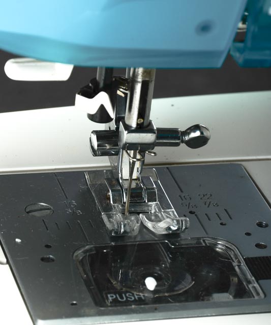 Unused Singer Izek 1500 Computerized Sewing Machine