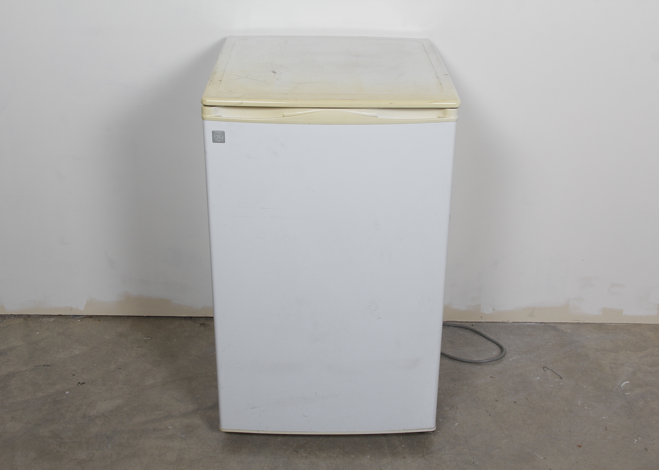 GE Mini Fridge