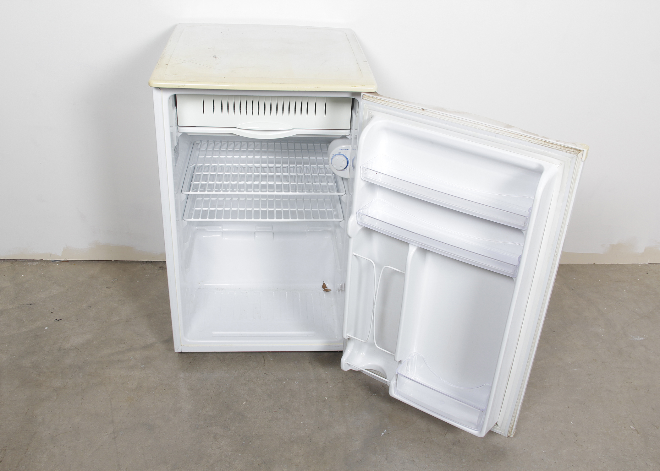 GE Mini Fridge