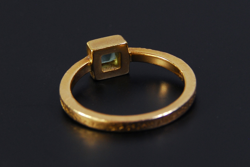 Green Tourmaline and 18K Yellow Gold Ring