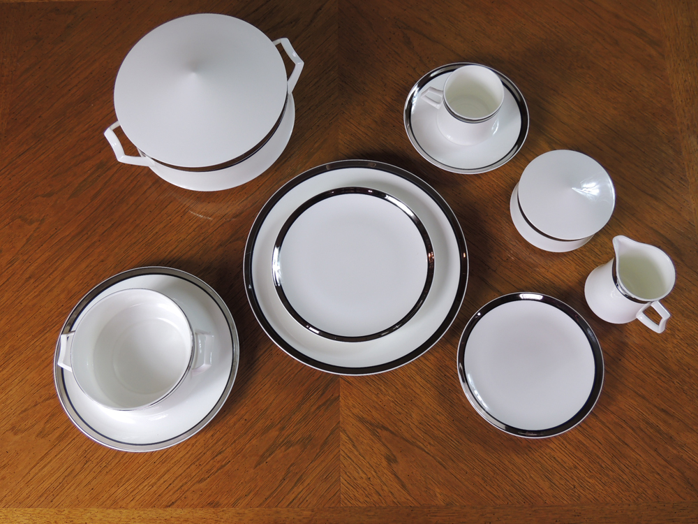 50 Piece Mikasa Solitude White Bone China Dinnerware Set