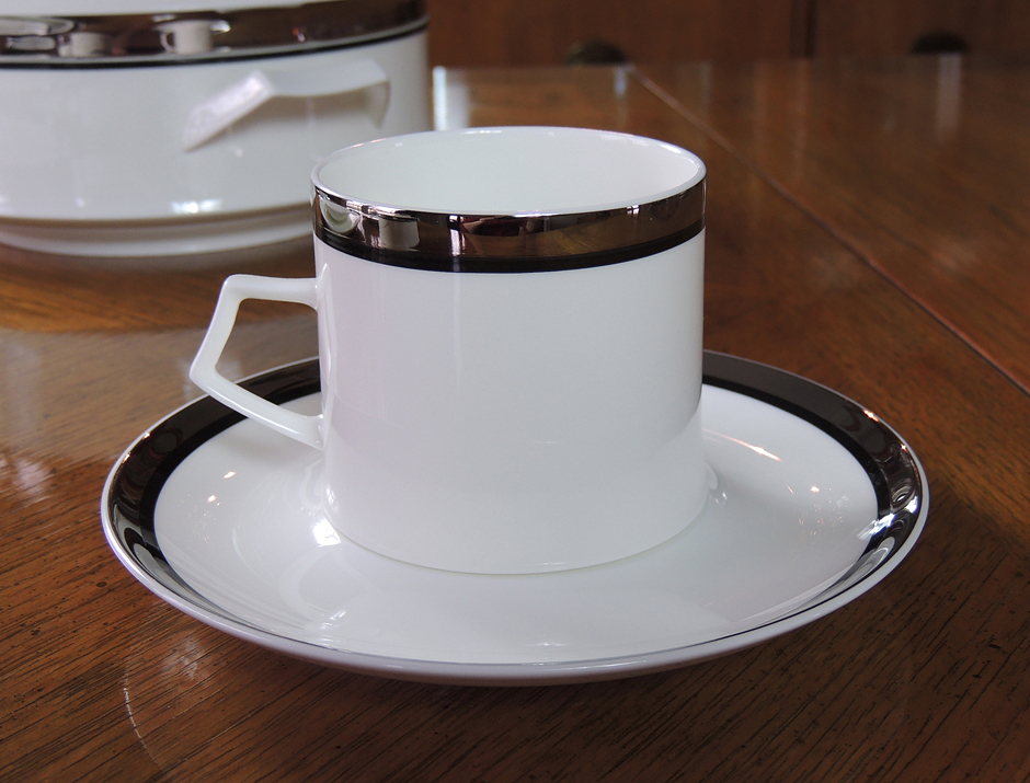 50 Piece Mikasa Solitude White Bone China Dinnerware Set