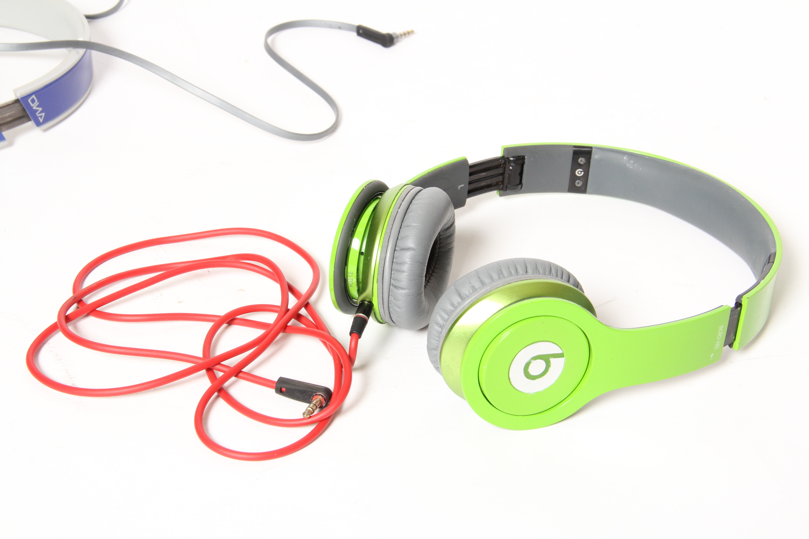 Beats By Dre and Monster Headphones Pairing