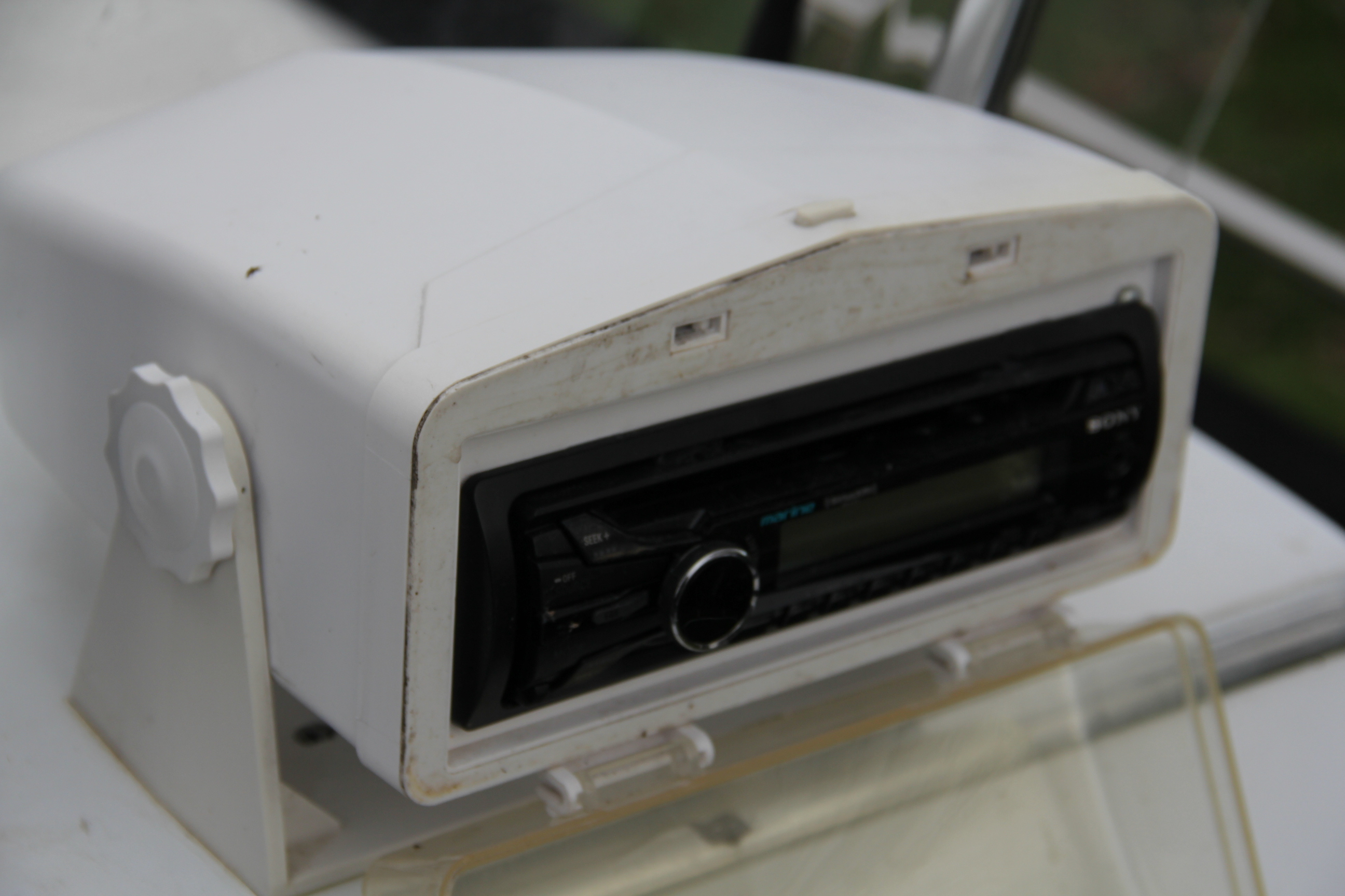 2000 Pro Master Center Console Fishing Boat 18ft with Trailer