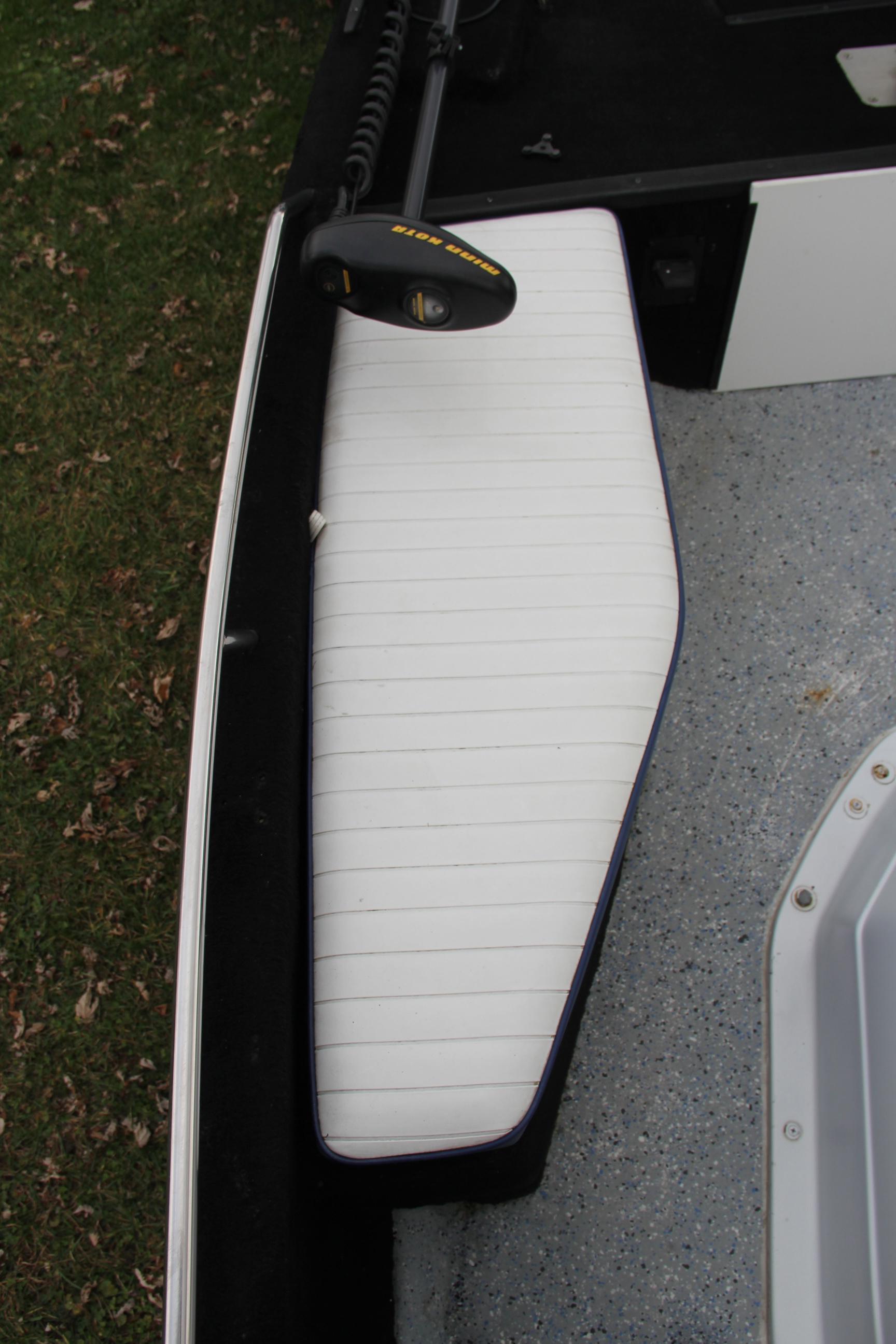 2000 Pro Master Center Console Fishing Boat 18ft with Trailer