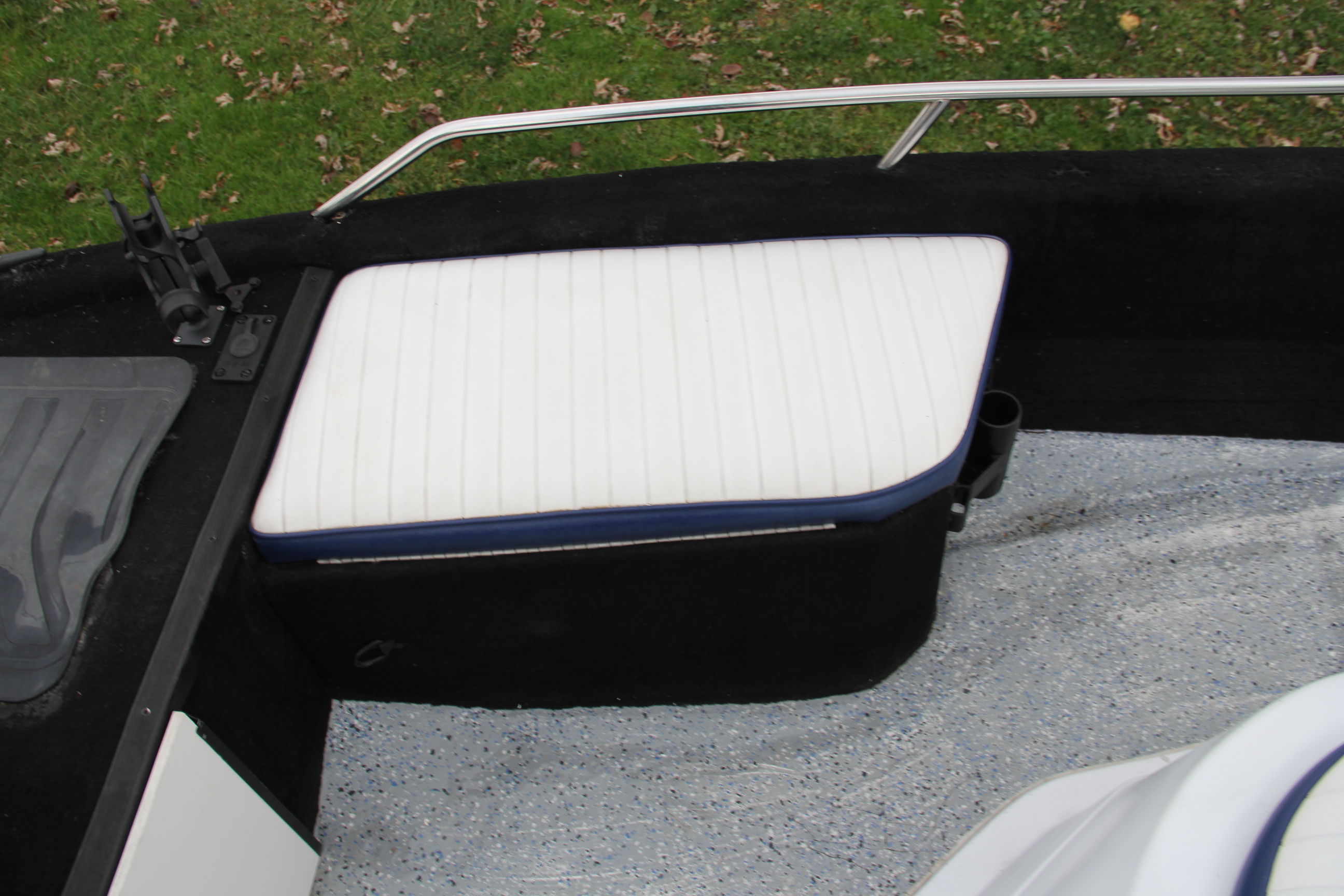 2000 Pro Master Center Console Fishing Boat 18ft with Trailer