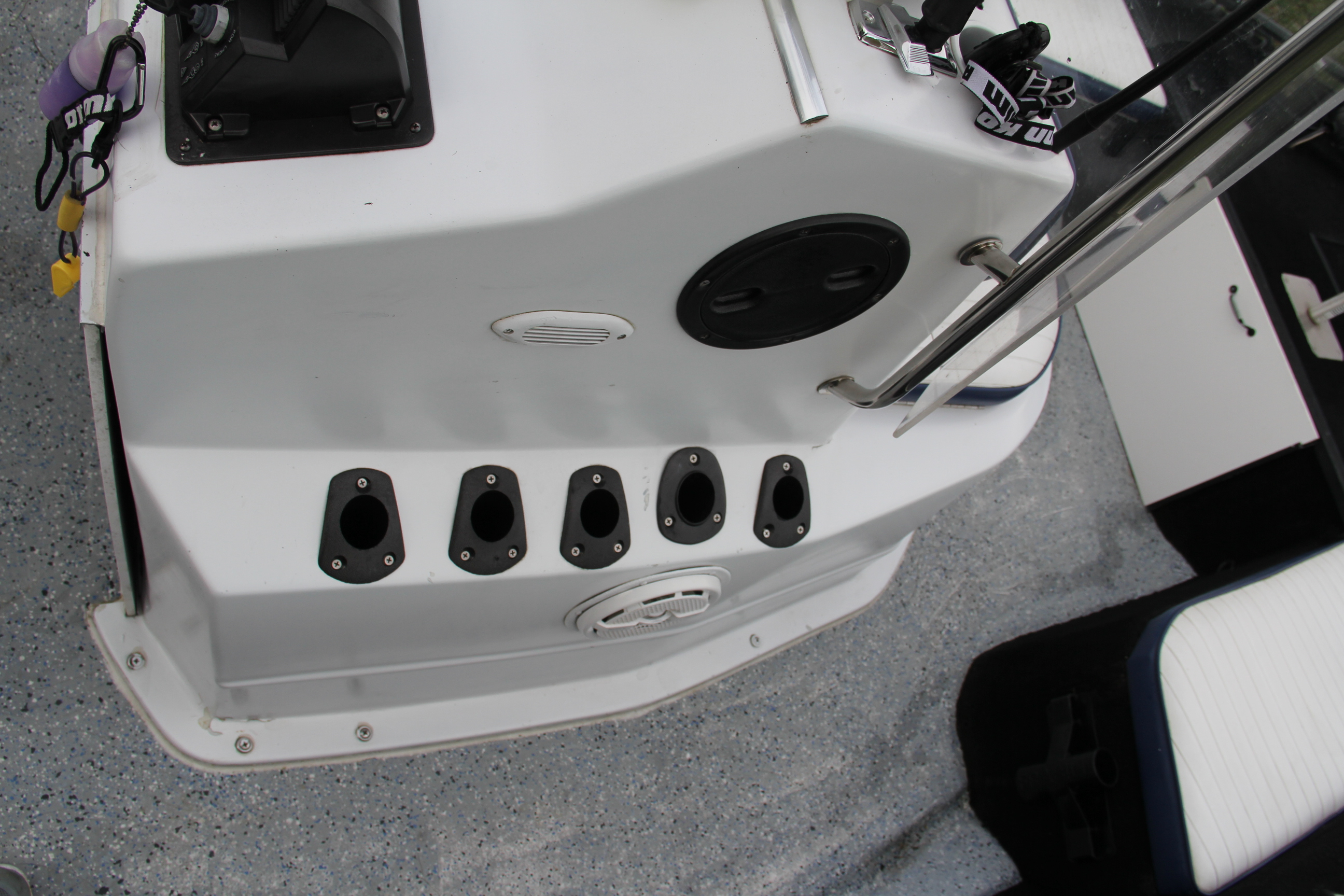 2000 Pro Master Center Console Fishing Boat 18ft with Trailer