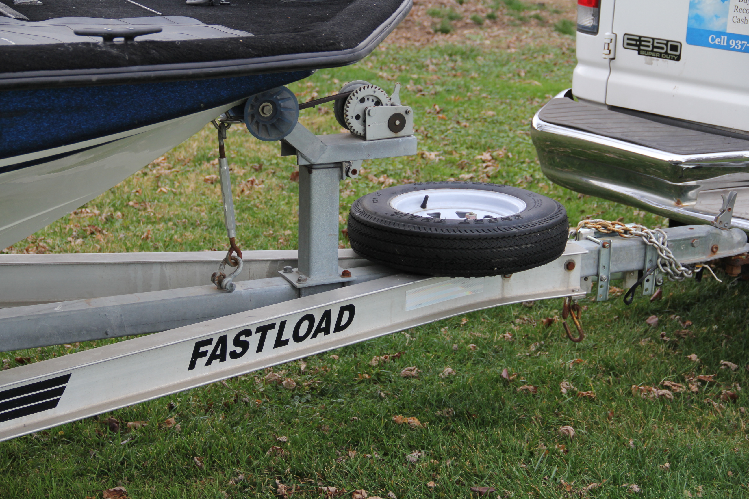 2000 Pro Master Center Console Fishing Boat 18ft with Trailer