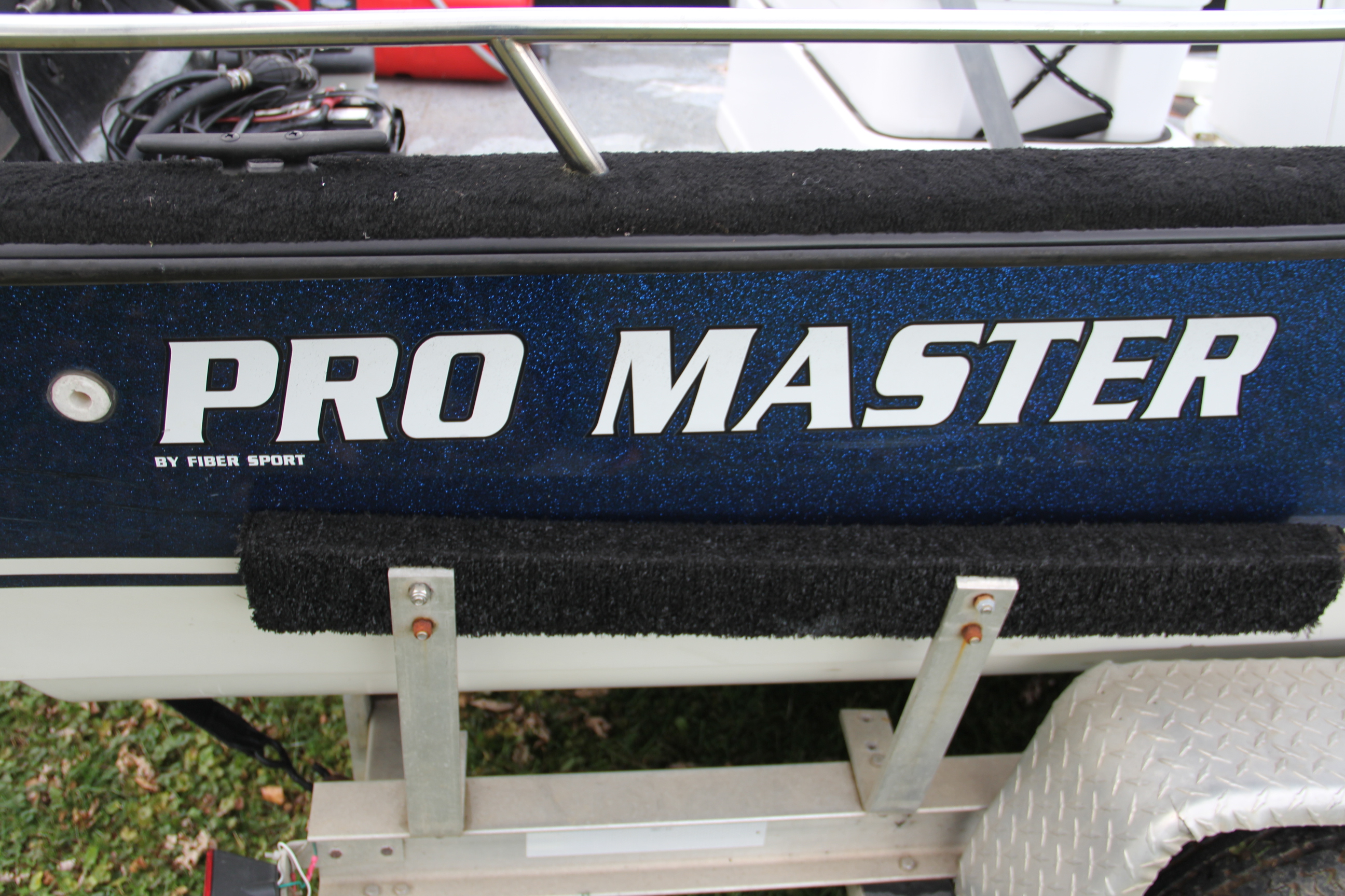2000 Pro Master Center Console Fishing Boat 18ft with Trailer