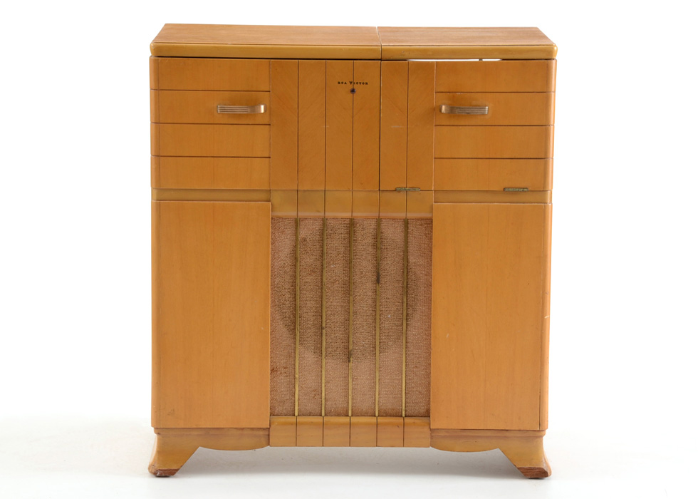 Vintage RCA Victor Phonograph and Radio Console