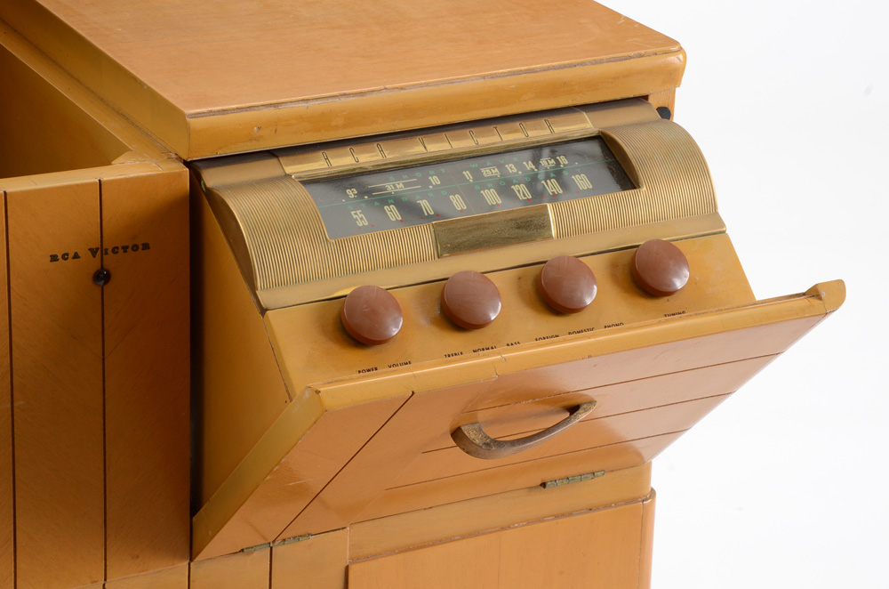 Vintage RCA Victor Phonograph and Radio Console