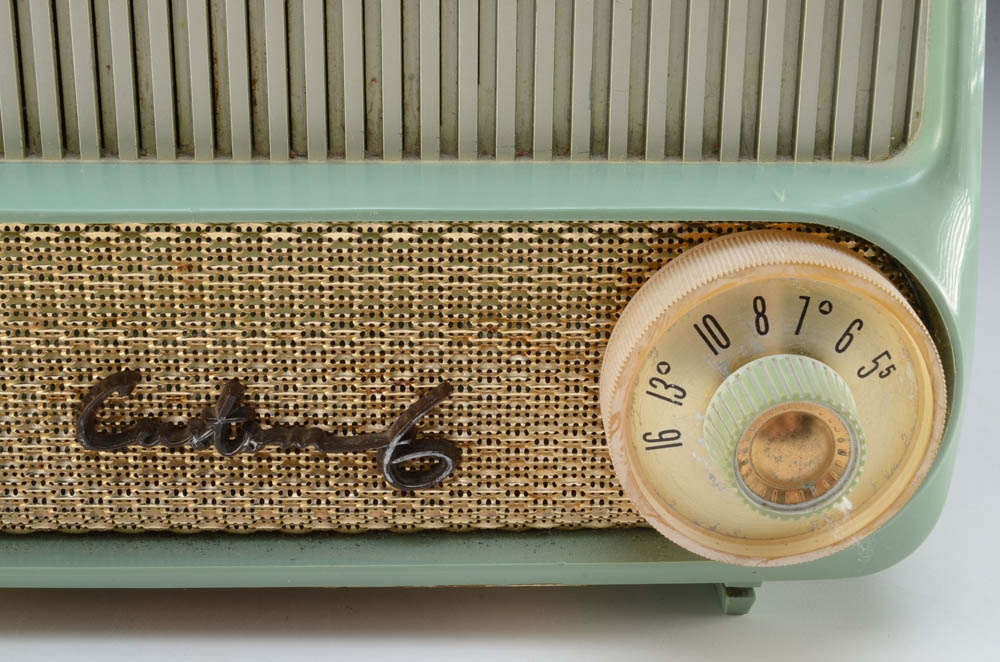 Mod Aqua Motorola "Custom 6" Tube Radio
