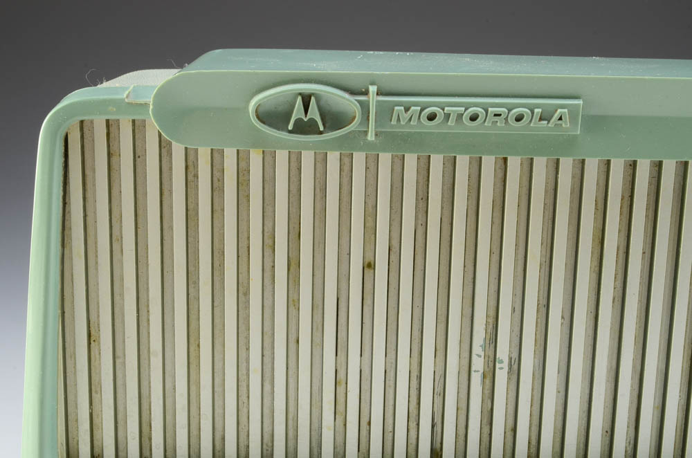 Mod Aqua Motorola "Custom 6" Tube Radio