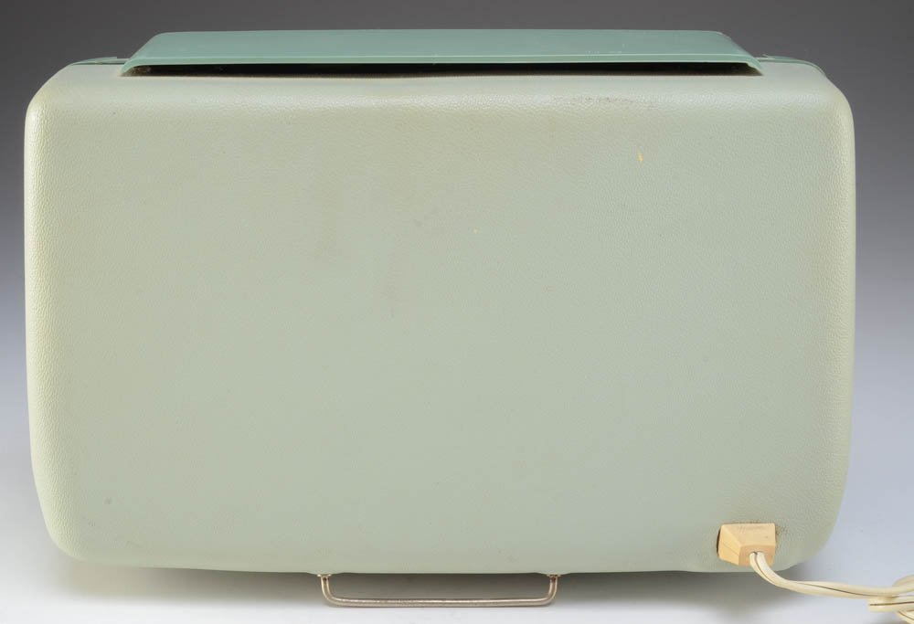 Mod Aqua Motorola "Custom 6" Tube Radio