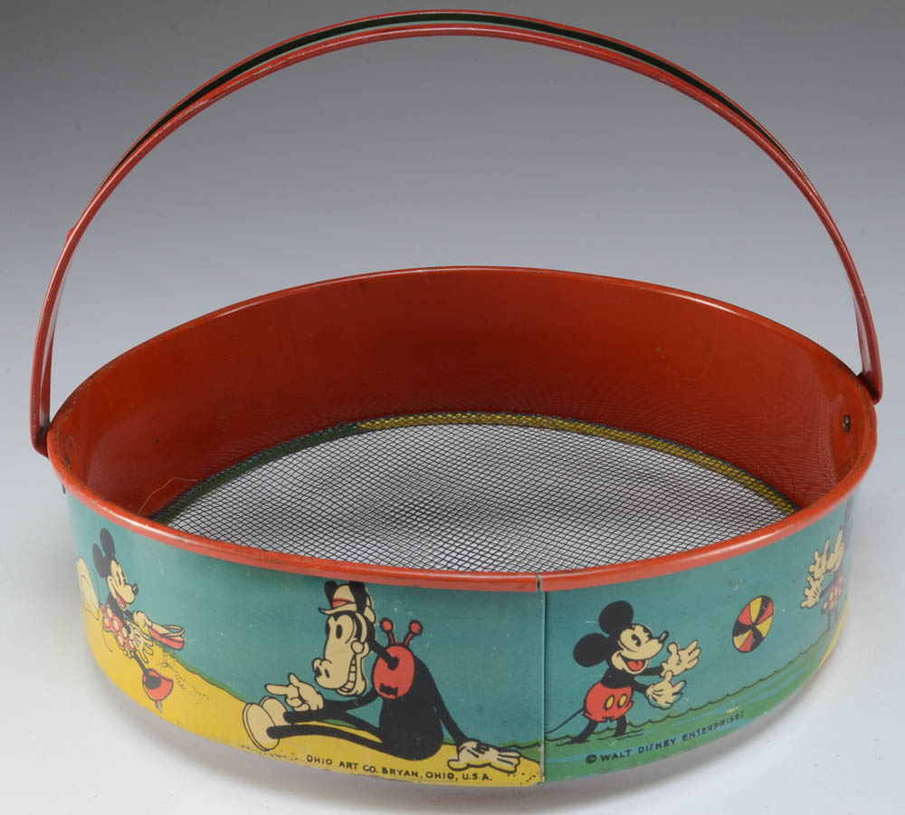 1930s Walt Disney Mickey and Minnie Mouse Sand Toy And Figurine