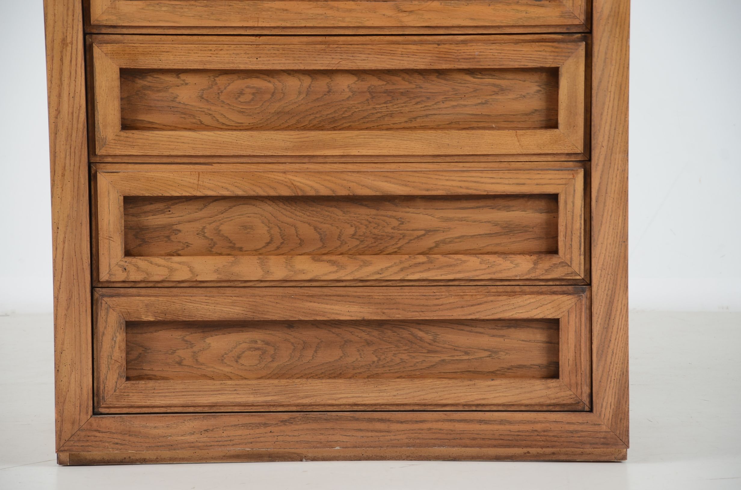 Huntley Furniture by Thomasville Oak Chest of Drawers