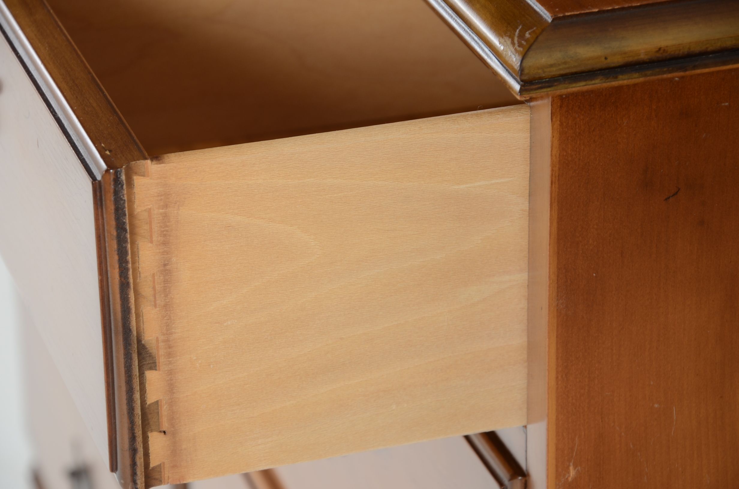 Drexel "Traditional American" Pine Dresser