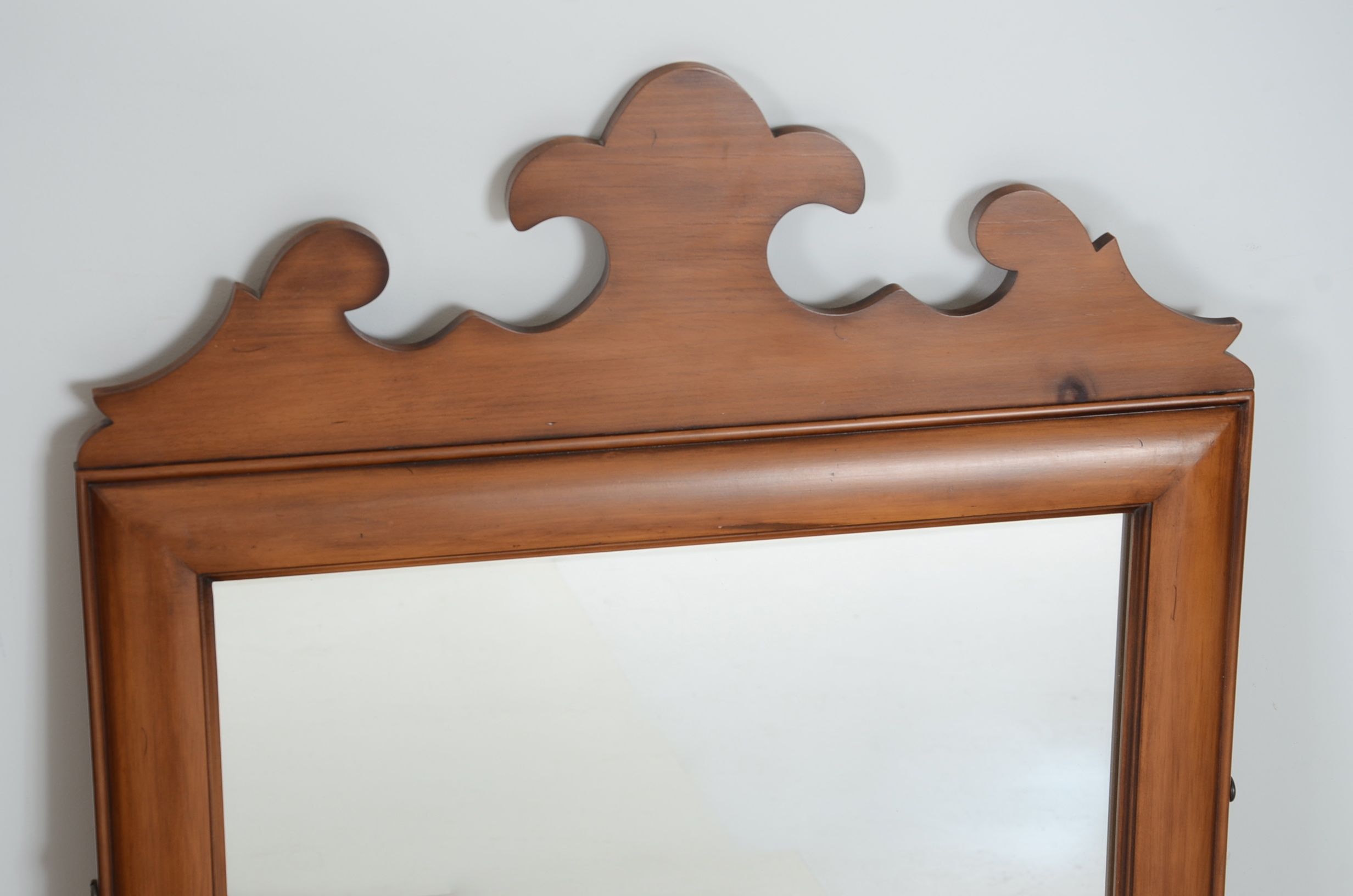 Drexel "Traditional American" Pine Dresser