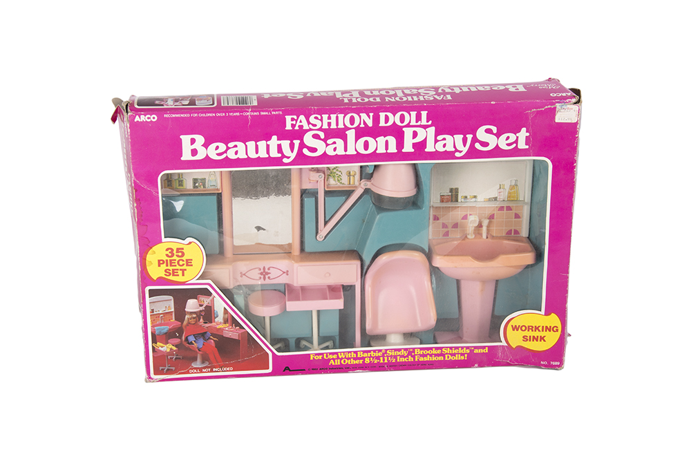 Vintage Barbie Beauty Salon Play Set