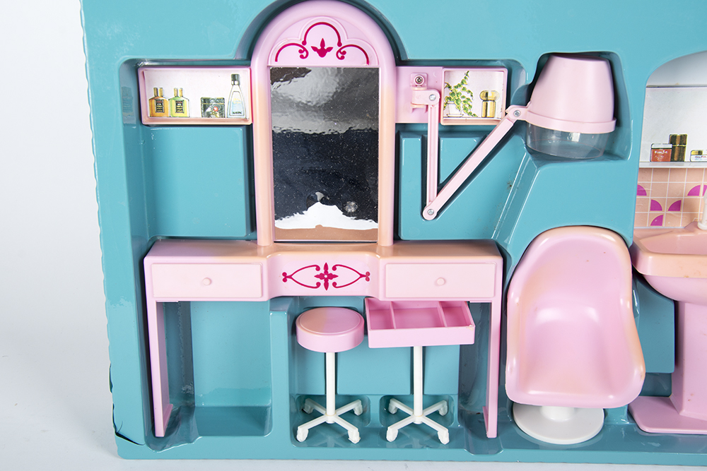 Vintage Barbie Beauty Salon Play Set