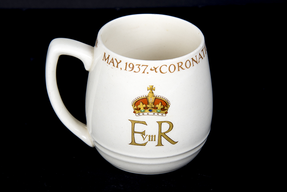 Royal English Souvenir Mugs