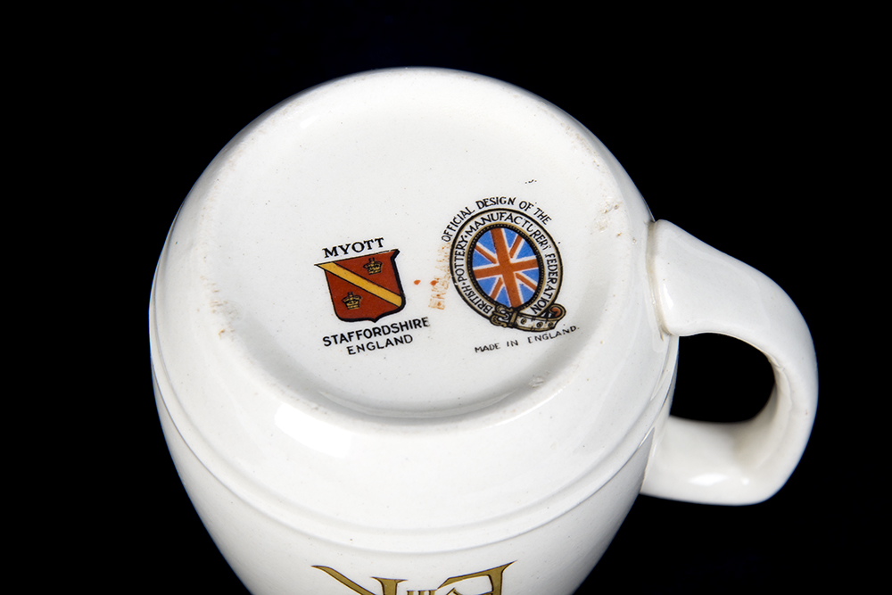Royal English Souvenir Mugs