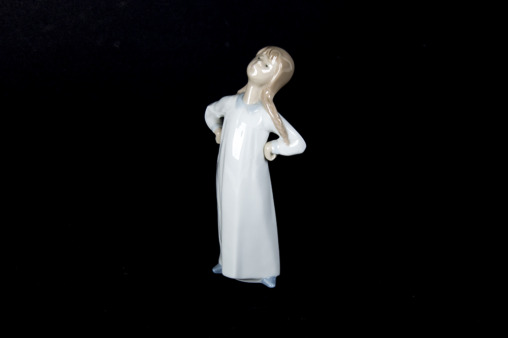 Lladró "Girl with Hands Akimbo" Figurine