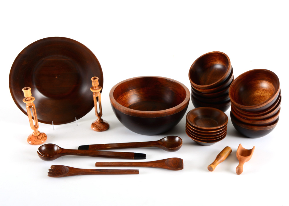 Wooden Kitchen and Decorative Items