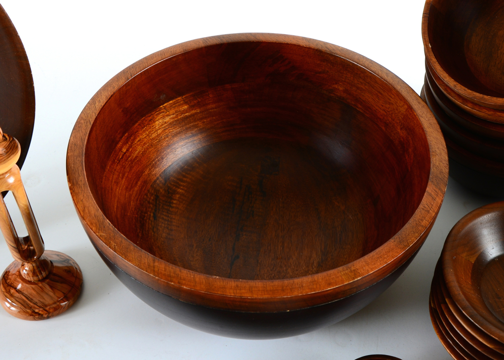 Wooden Kitchen and Decorative Items