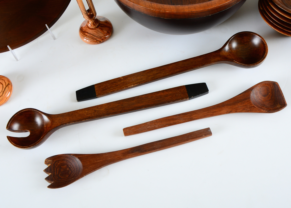 Wooden Kitchen and Decorative Items