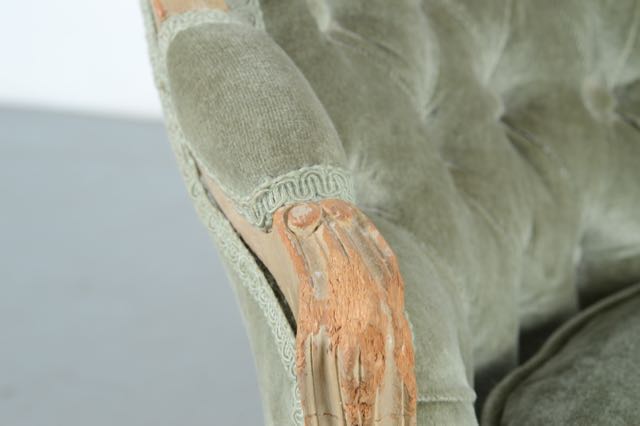 French Provencial Style Small Chaise Lounge