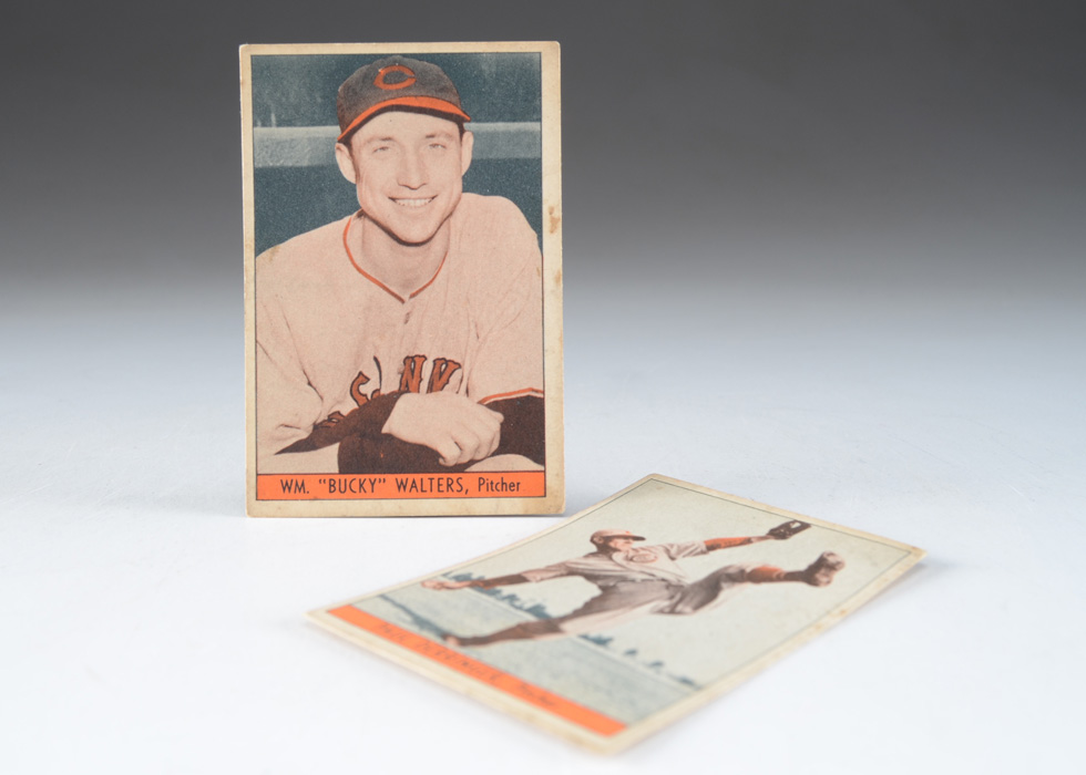 Two 1939 Reds Team Issued Cards, Walters And Derringer