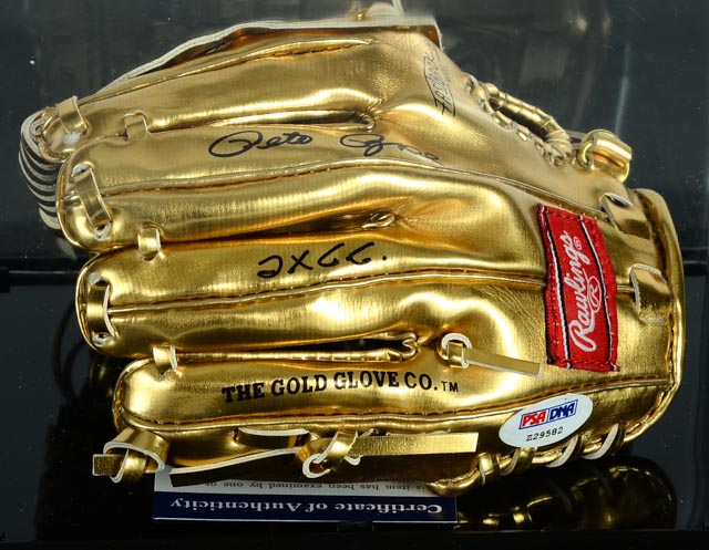 Pete Rose Signed Gold Glove with Case  COA