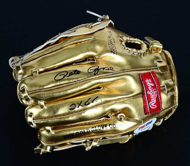 Pete Rose Signed Gold Glove with Case  COA