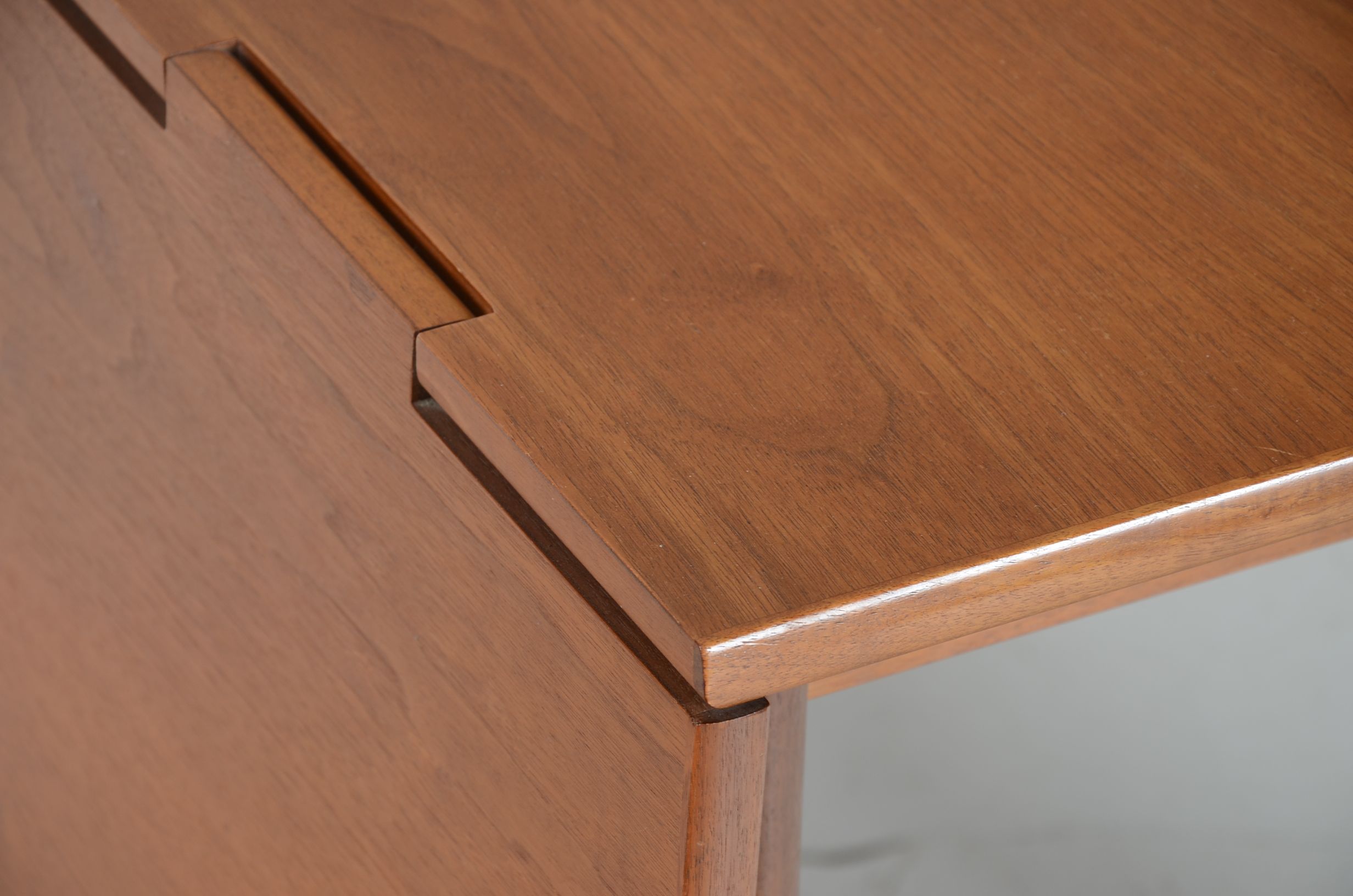 Drexel "Parallel" Drop-Leaf Table and Four Mid-Century Chairs