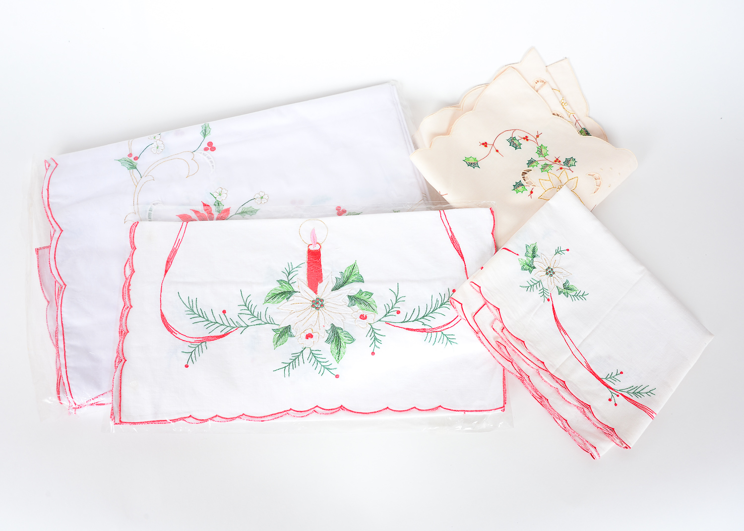 Vintage Christmas Table Linens