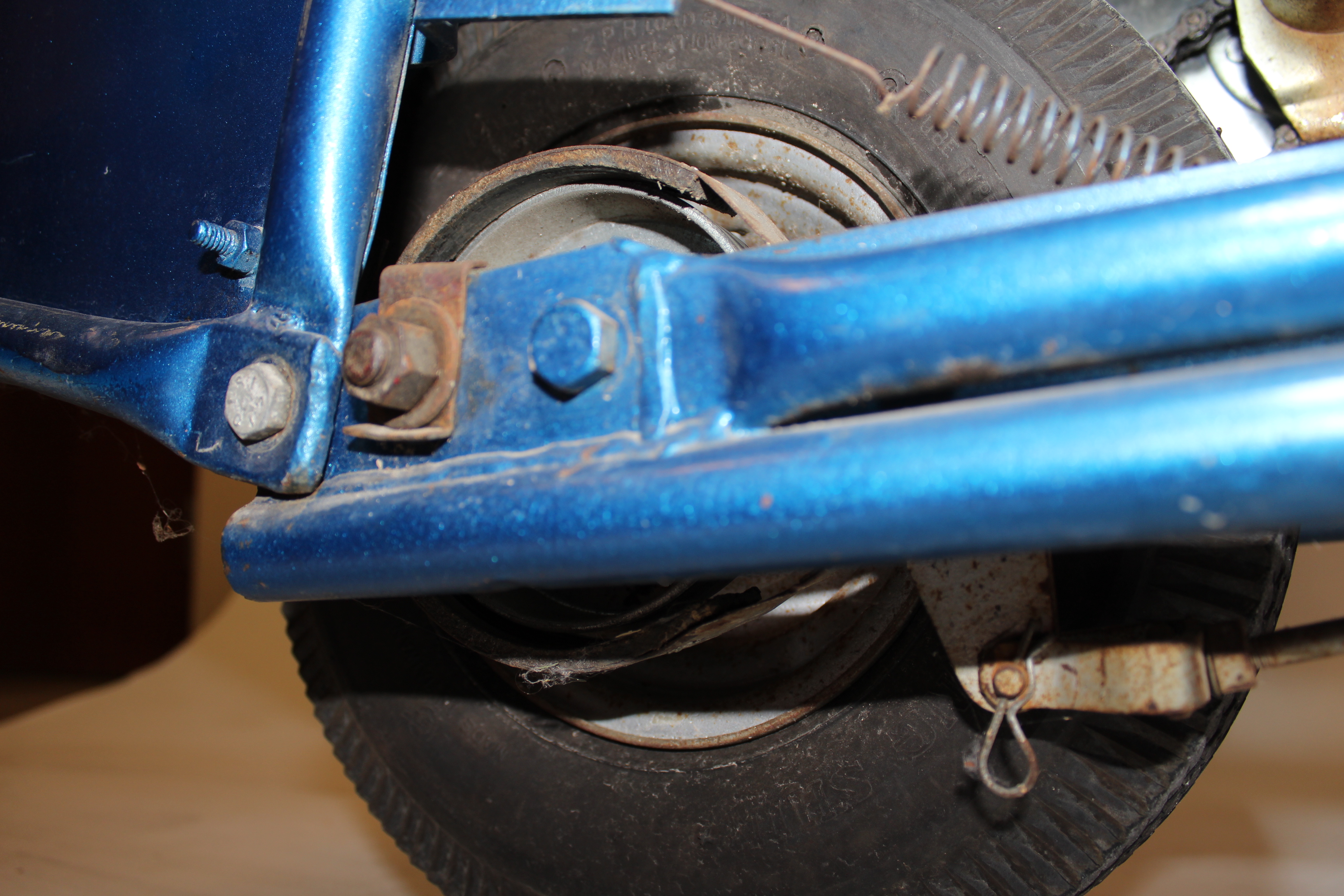 Vintage 1946 Moto-Scoot Gas Powered Scooter