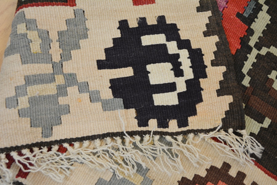 Arabian Kilim Floral Dowery Rug