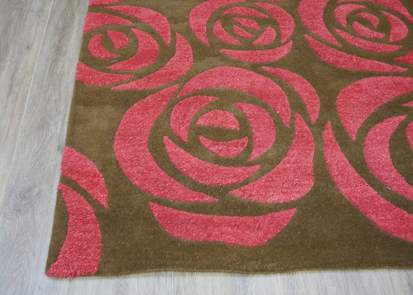 Contemporary Chocolate and Raspberry Rose Tufted Wool Area Rug