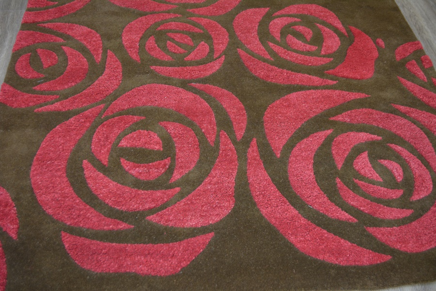 Contemporary Chocolate and Raspberry Rose Tufted Wool Area Rug