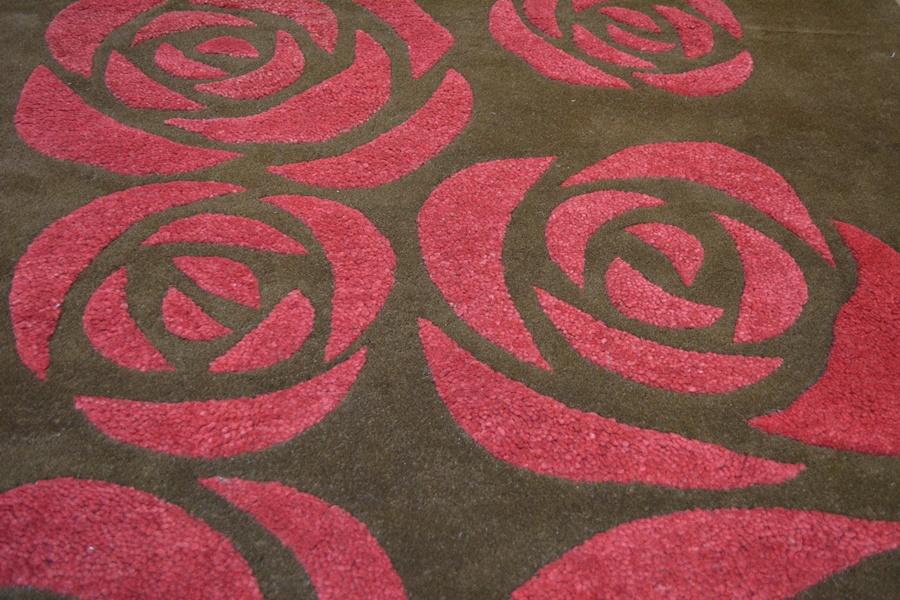 Contemporary Chocolate and Raspberry Rose Tufted Wool Area Rug